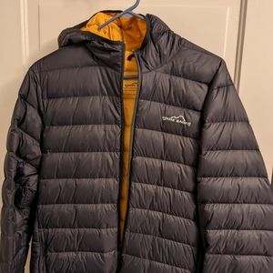 Eddie Bauer men's medium 650down coat